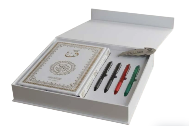 <img src="URL-IMAGE-HERE"
     alt="مجموعة ق مصحفك بخط يدك تجربة روحانية لكتابة القرآن الكريم"
     title="مجموعة ق مصحفك بخط يدك" />
